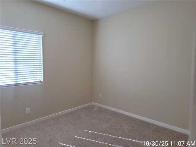 Building Photo - Lovely 2 Story Home!