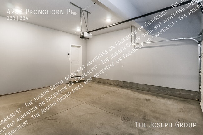 Building Photo - 4286 Pronghorn Pl