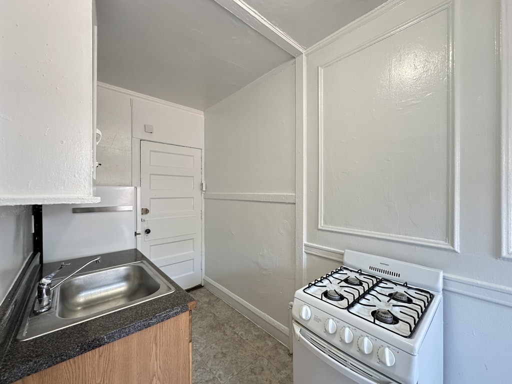 Building Photo - 3312 W Schubert Ave