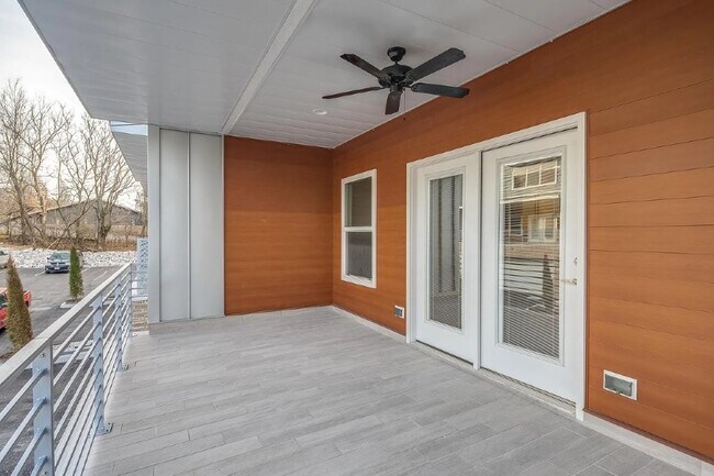 Building Photo - 1356 N Hog Trough Dr