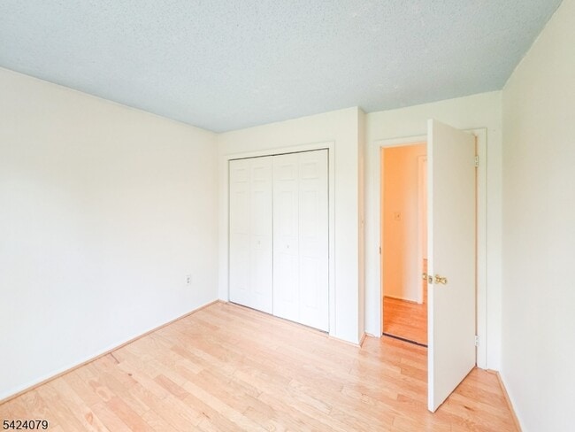 Building Photo - 15 Fisher Dr