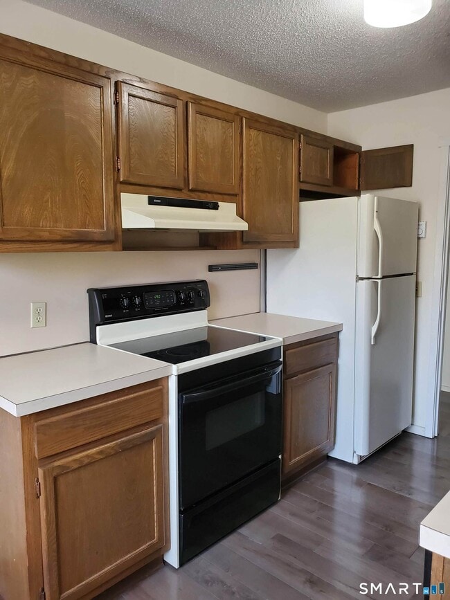 Building Photo - 434 Heritage Vlg