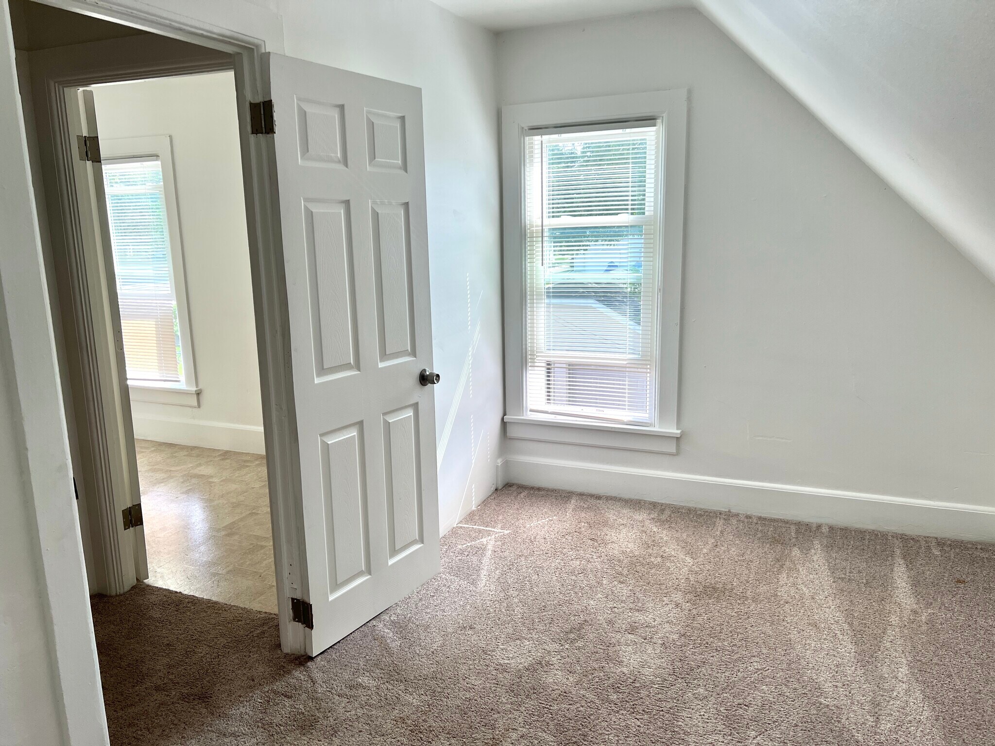 Building Photo - 27 Reed St