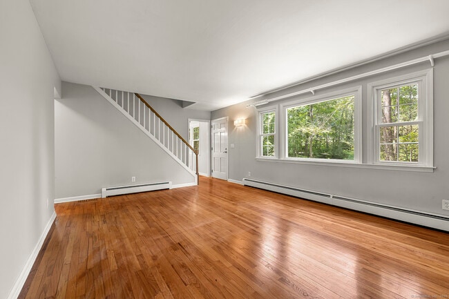 Building Photo - 61 Knollwood Dr
