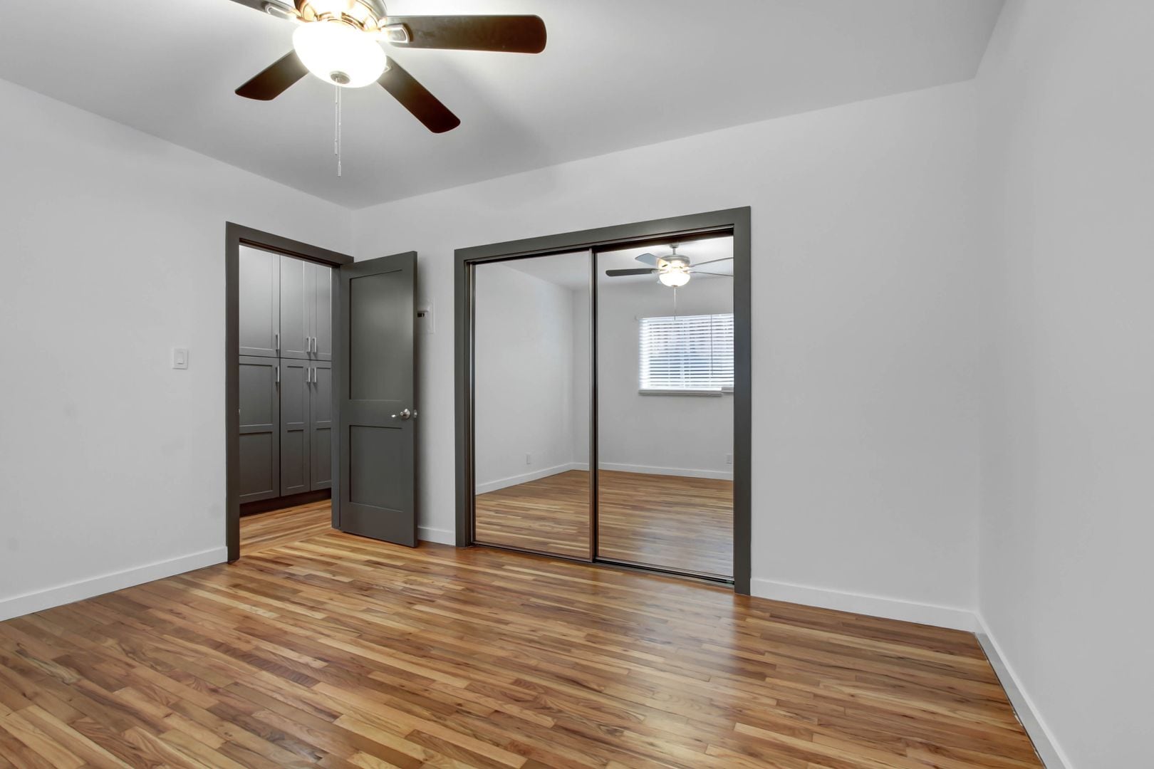 Building Photo - 917 5th St