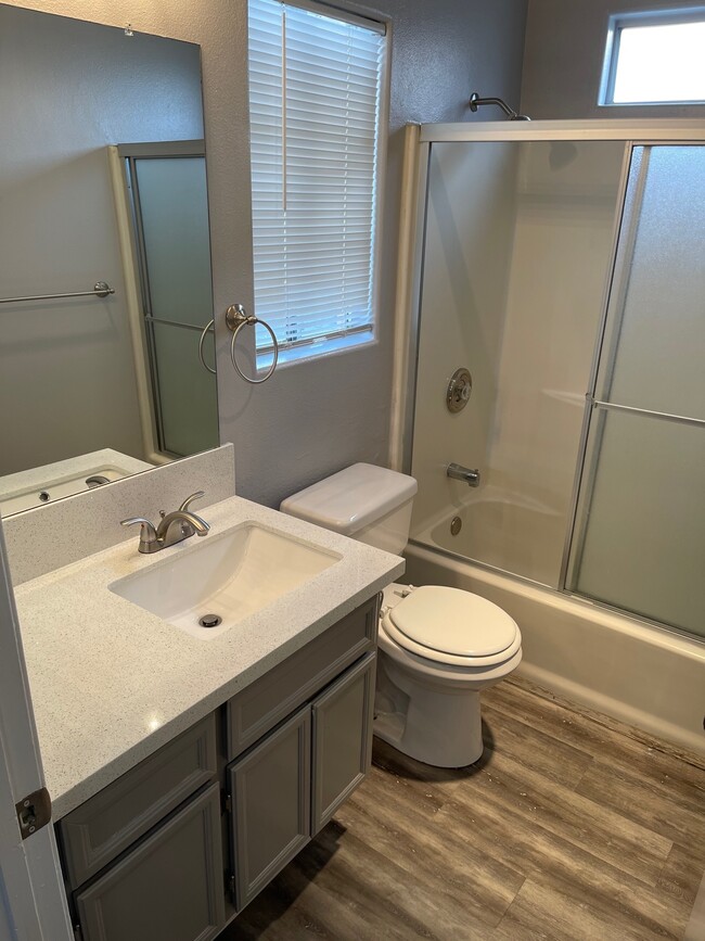 Building Photo - 1296 Elder Ave