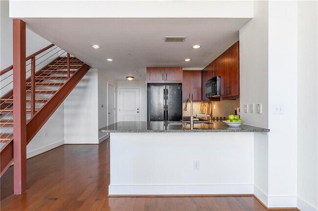 Building Photo - 1261 Caroline St NE