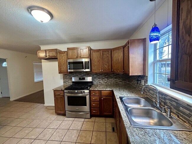 Building Photo - Beautiful updated Midtown home in the loved Lortondale addition