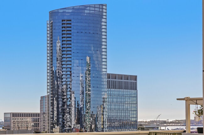 Building Photo - 1240 India St