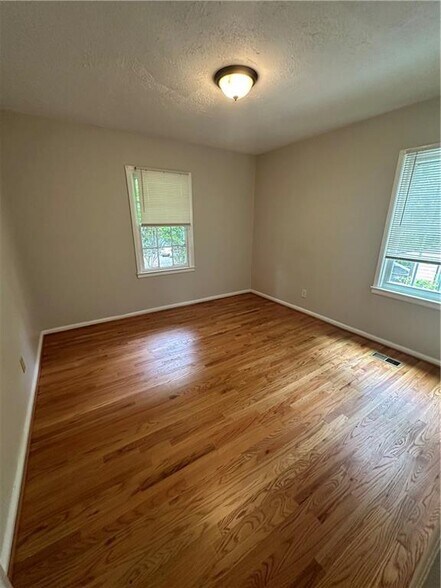 Building Photo - 3403 Phillips Cir
