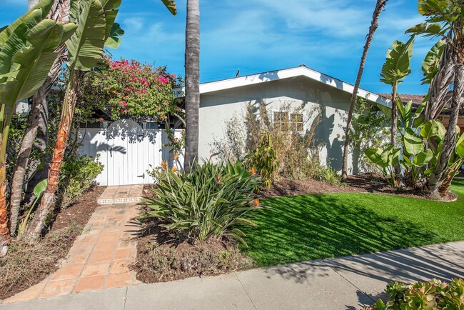 Building Photo - 2,300sq ft. Mesa Home with Amazing Views!