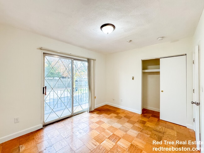 Building Photo - 11 Hodges Ave