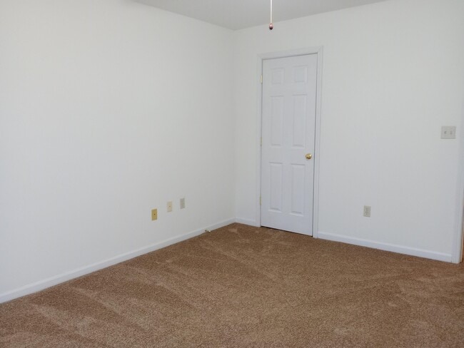 Building Photo - 2416 Calder Ct