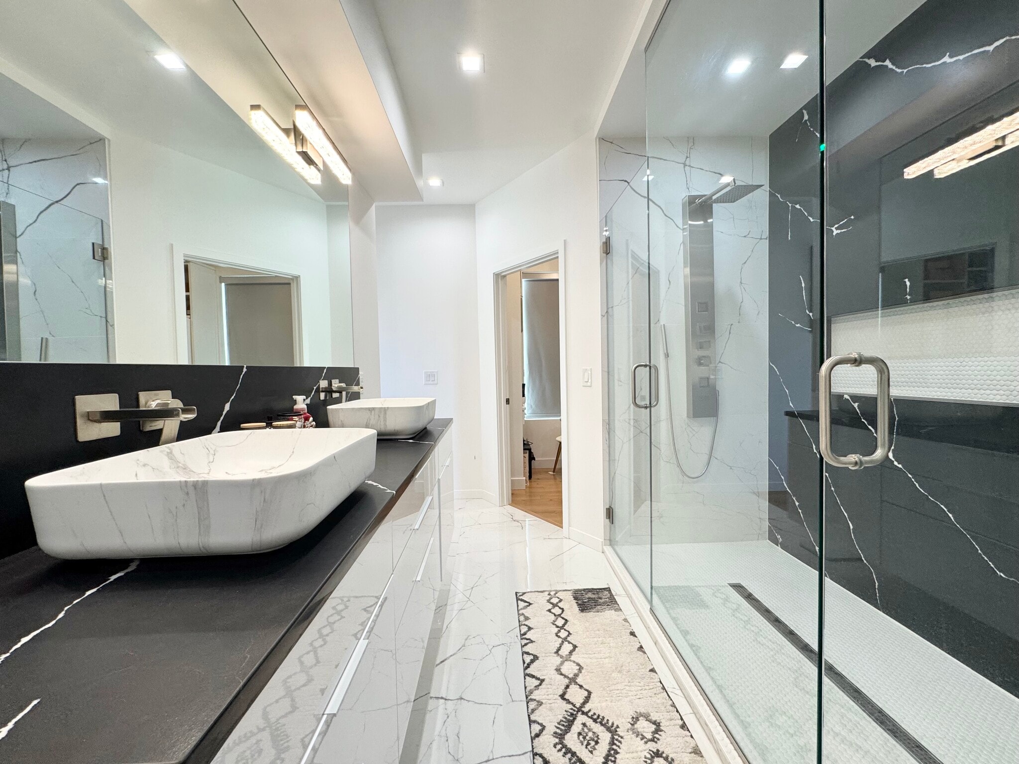 Building Photo - 4732 Mercier St