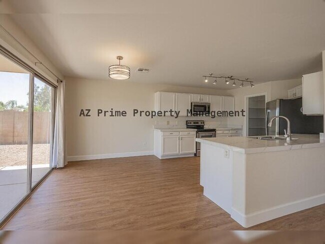 Building Photo - 1255 S Western Skies Dr
