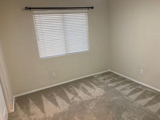 Building Photo - Single Srory Three Bedroom Home with Solar...