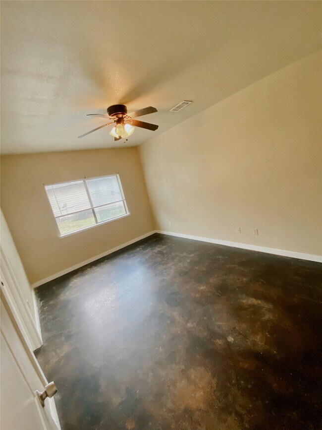 Building Photo - 3123 Molly Dr