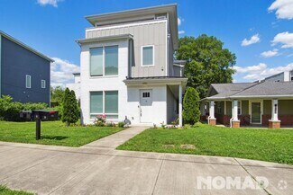 Building Photo - Stunning Modern 3-Bedroom, 3-Bath Apartmen...
