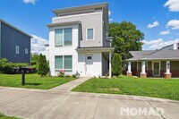 Building Photo - Stunning Modern 3-Bedroom, 3-Bath Apartmen...