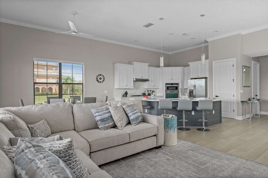 Building Photo - 834 Golden Bear Dr