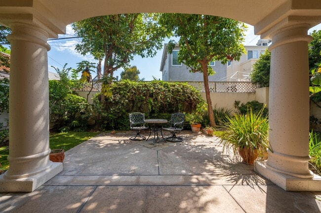 Building Photo - 1300 Elm Ave