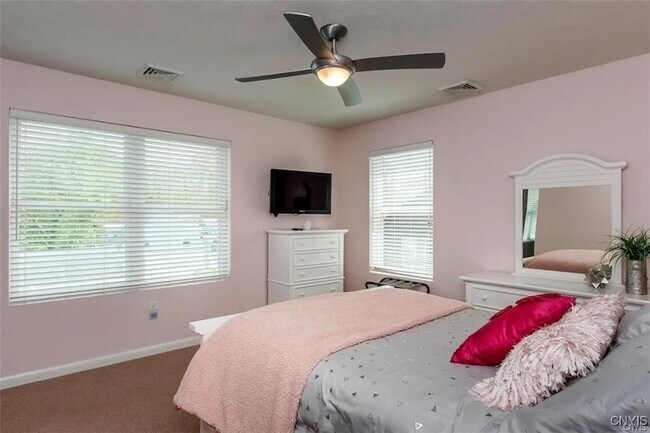 Primary Photo - 4 24th Ave