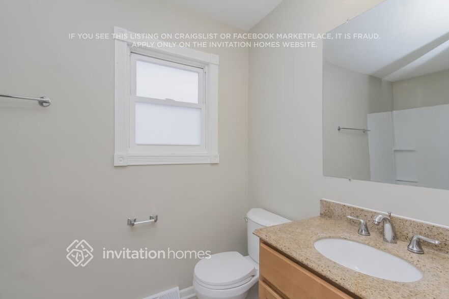 Building Photo - 4N157 7th Ave