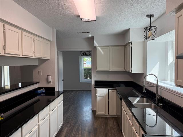 Building Photo - 206 E Ridgegate Dr