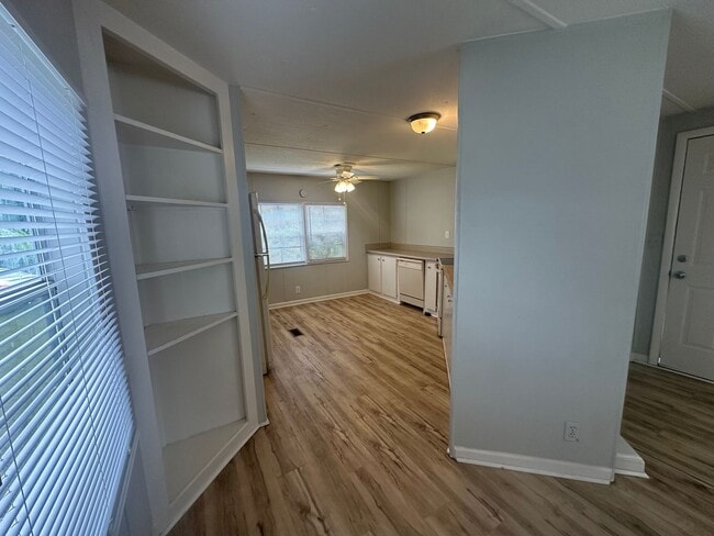 Building Photo - Newly Updated 2Bed/1Bath Mobile Home in Richlands - Close to Camp Lejuene