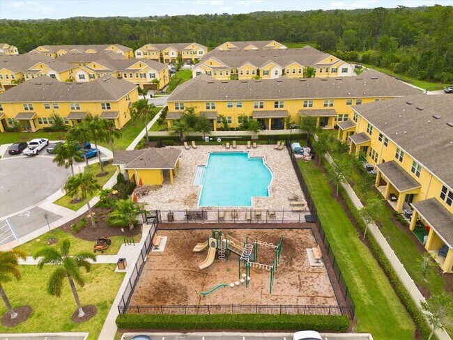 Building Photo - 9819 Red Eagle Dr