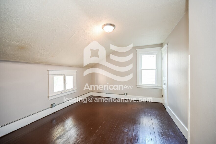 Building Photo - 1121 Reservoir St