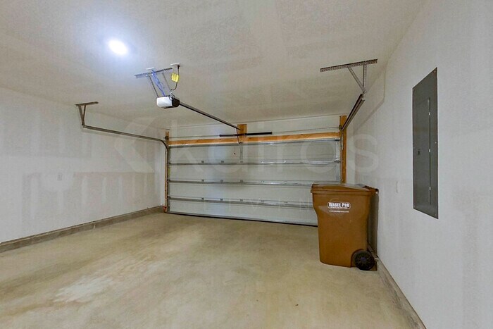 Building Photo - 4746 Malay Cir