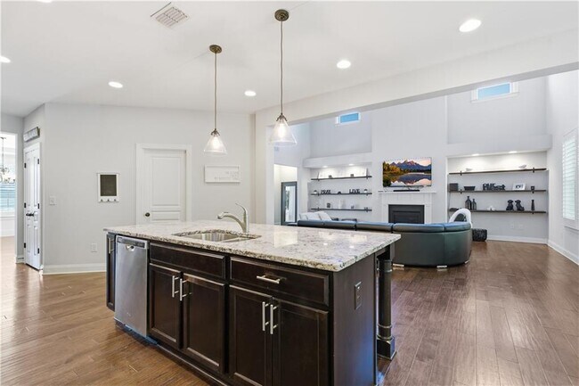 Building Photo - 2530 Maple Ridge Ln