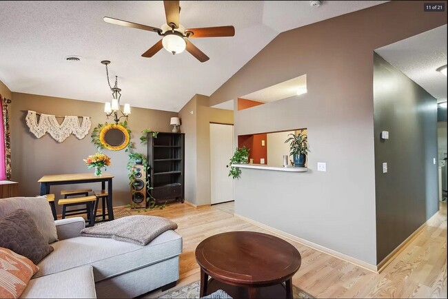 Building Photo - 13081 Crimson Clover Ln