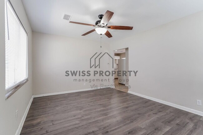 Building Photo - 1436 Oakwood Ave