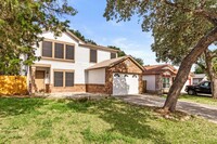 Building Photo - Funrnished 3 Bedroom 2.5 bath with office ...