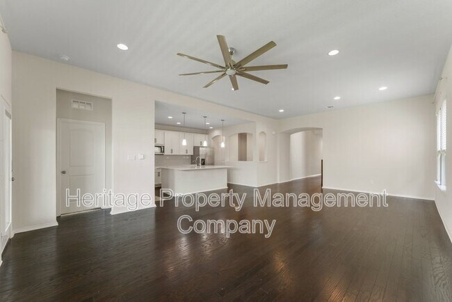 Building Photo - 942 Blue Violet