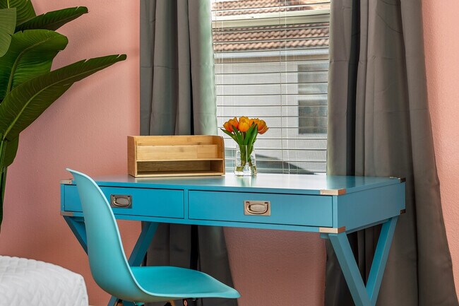 Building Photo - 8964 Bismarck Palm Rd