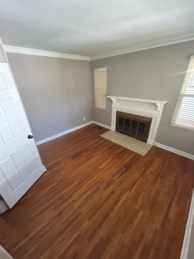Building Photo - 13 Brantwood Dr