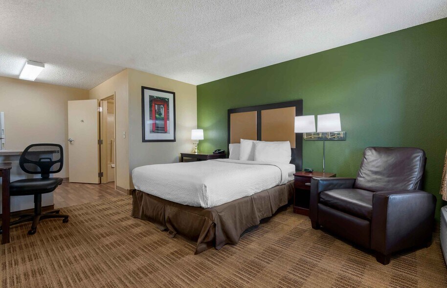 Building Photo - Furnished Studio-Sacramento - White Rock Rd.