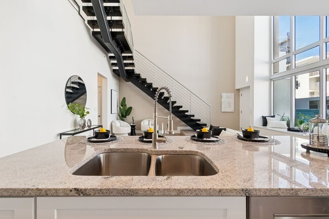 Building Photo - 1343 4th St