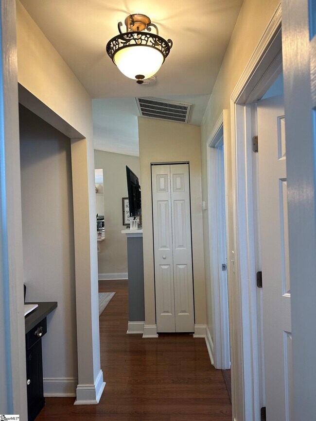 Building Photo - 103 Reedy River Way