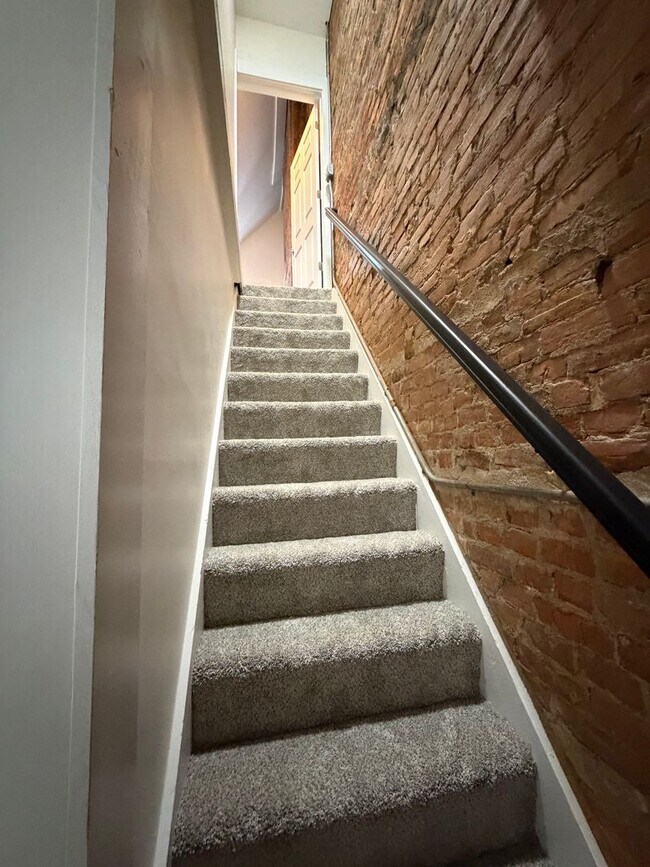 Building Photo - Fully Renovated 3BR/1.5 Bath in Olde Towne East!