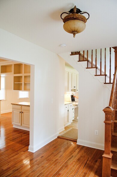 Building Photo - 6119 Bellona Ave