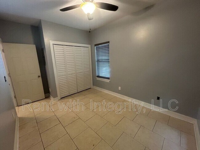 Building Photo - 409 E 7th Ave