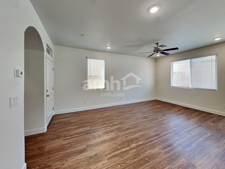 Building Photo - 289 Cape Seville Pl