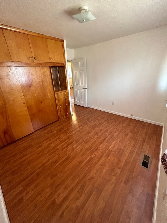 Building Photo - Beautiful Ranch style 3 bed/2 bath home - ...
