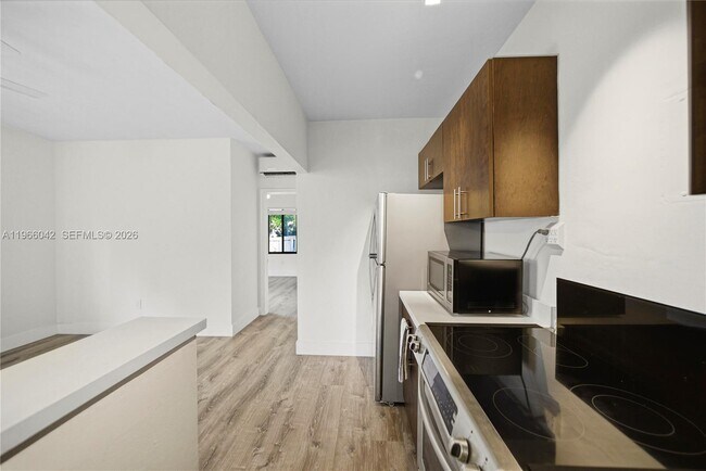 Building Photo - 570 NE 69th St