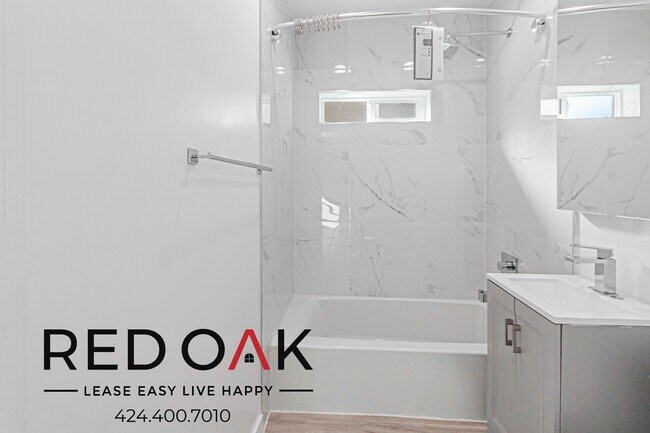 Building Photo - 608 W Hillcrest Blvd