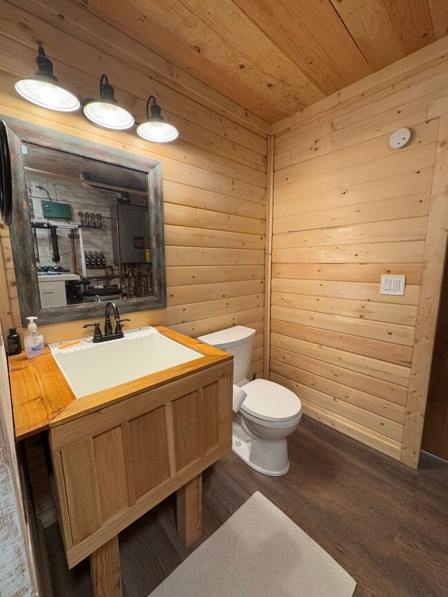 Building Photo - SEASONAL SOLDOTNA HOME!